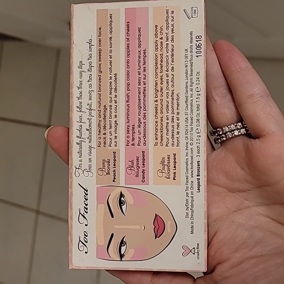 Too faced leopard love complexion perfect kit - Picture 3 of 3